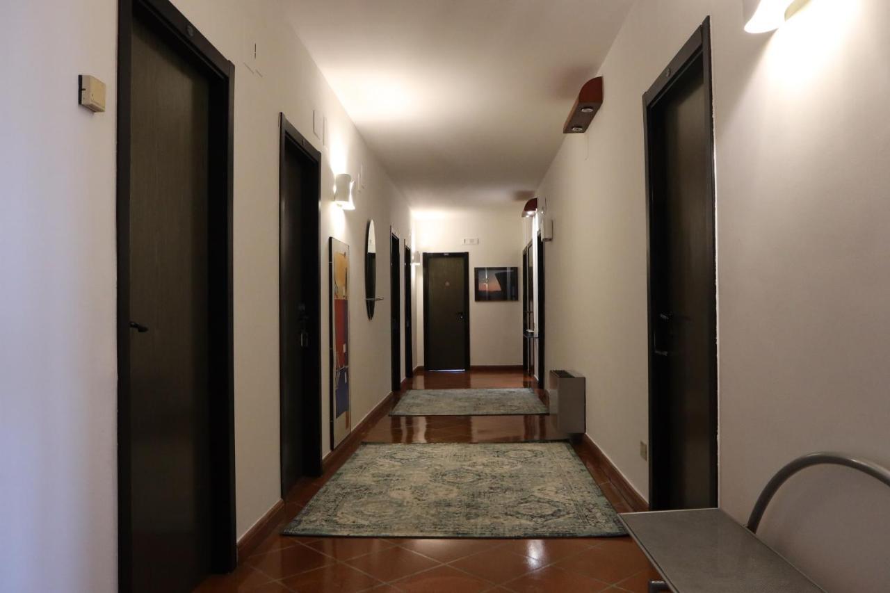 Del Grosso Motel *